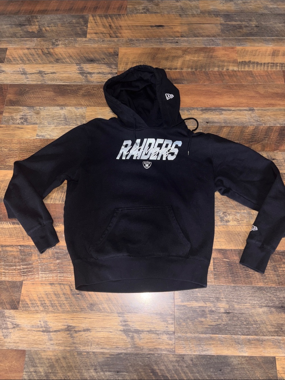 New Era NFL Raiders Black Pullover Hoodie with Logo